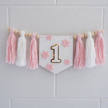 Load image into Gallery viewer, Pink Daisy High Chair Garland
